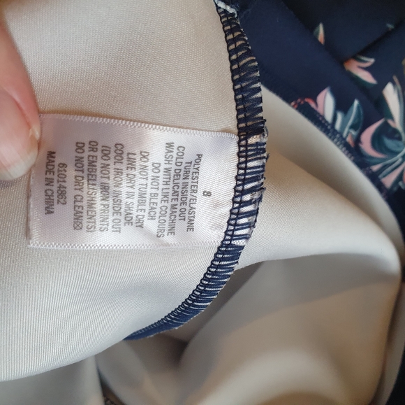 Navy floral stretch pencil skirt from Target size 8 - Picture 5 of 5